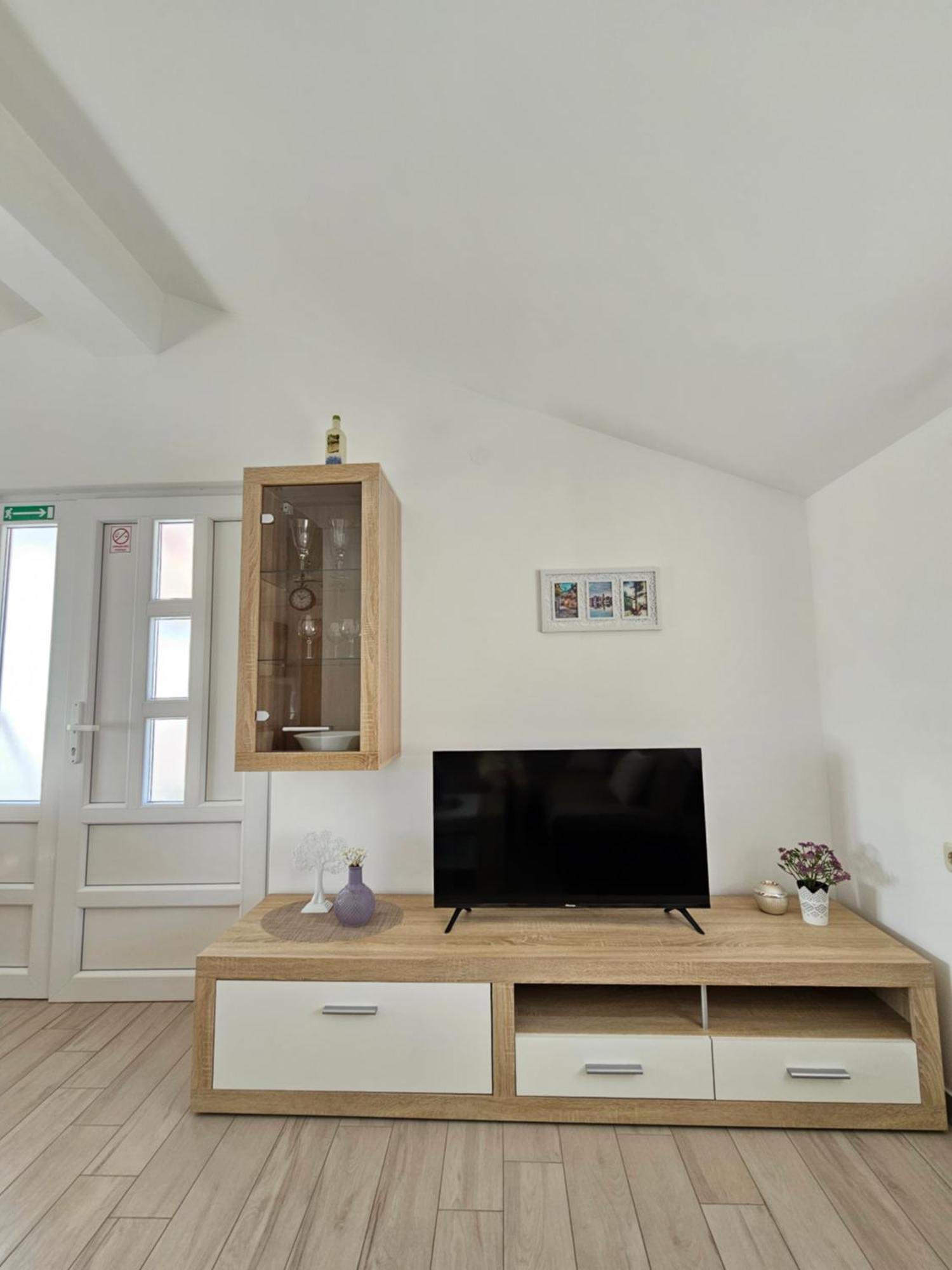 Apartment Vip Pirovac Eksteriør bilde