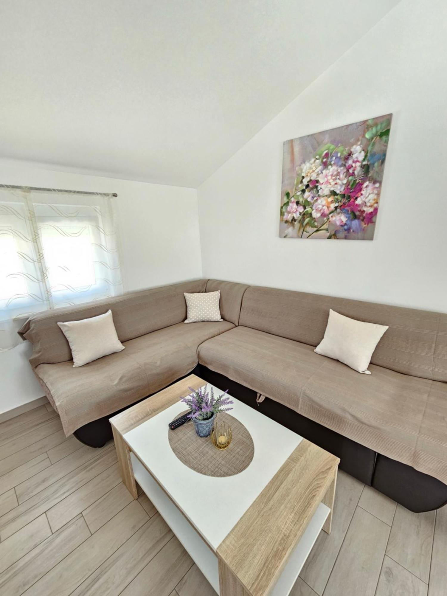 Apartment Vip Pirovac Eksteriør bilde