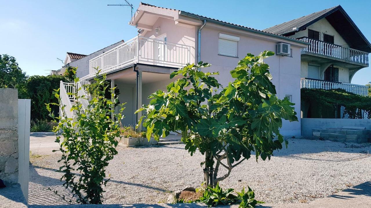 Apartment Vip Pirovac Eksteriør bilde