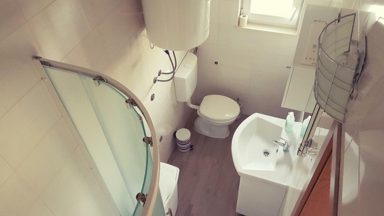 Apartment Vip Pirovac Eksteriør bilde